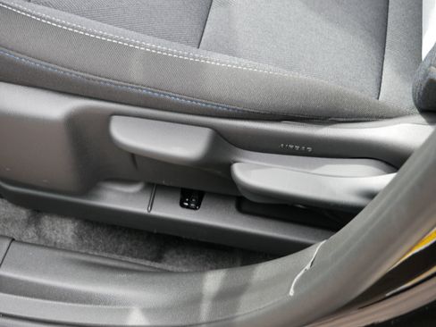 New 2026 Chevrolet Trax LS w/ LS Convenience Package image 17