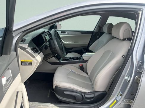 Used 2017 Hyundai Sonata SE FWD image 16