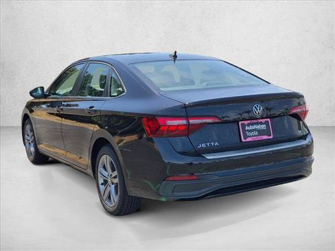 Used 2023 Volkswagen Jetta SE w/ Panoramic Sunroof Package FWD image 7