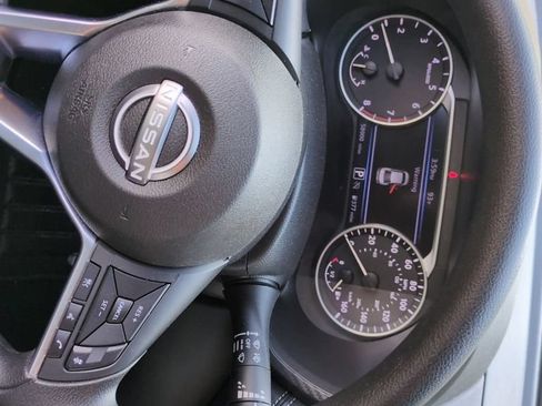 Used 2024 Nissan Sentra SV FWD image 11