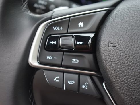 Used 2018 Honda Accord Touring image 28