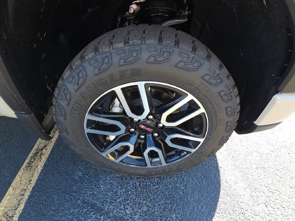 New 2026 GMC Sierra 1500 AT4 AWD/4WD image 12