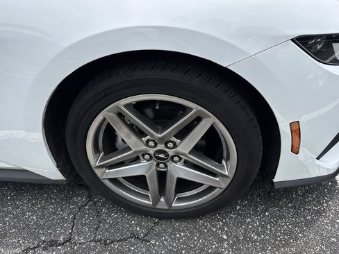 Used 2024 Ford Mustang Coupe RWD image 2