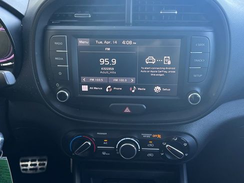 Used 2024 Kia Soul LX w/ Option Group 015 FWD image 17