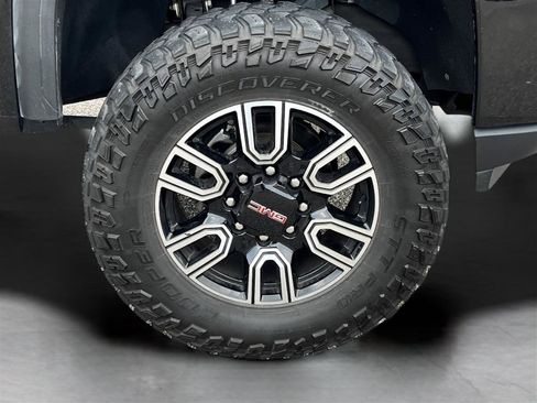 Used 2020 GMC Sierra 2500 AT4 w/ AT4 Premium Package AWD/4WD image 6