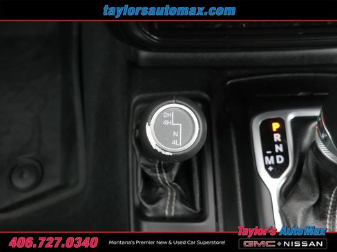 Used 2018 Jeep Wrangler Unlimited Sahara w/ Uconnect 4C Nav & Sound Group AWD/4WD image 20