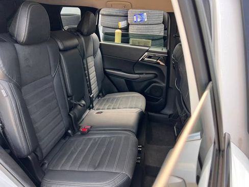 Used 2023 Mitsubishi Outlander SE FWD image 29