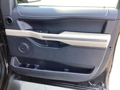Used 2024 Ford Expedition Max XLT image 25