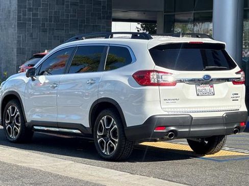 Used 2023 Subaru Ascent Touring AWD/4WD image 6
