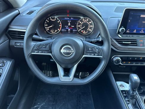 Used 2024 Nissan Altima 2.5 SV image 19