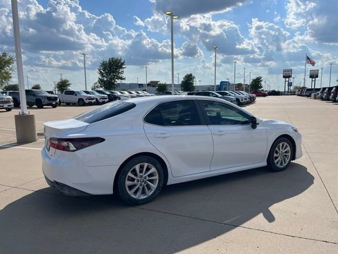 Used 2023 Toyota Camry LE FWD image 5