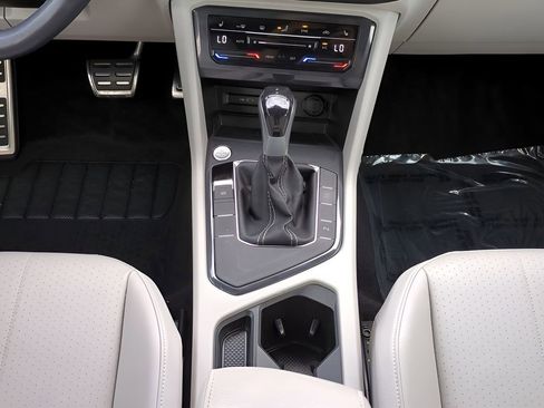 Used 2023 Volkswagen Tiguan SE R-Line image 18