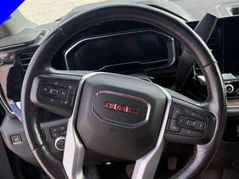 Used 2022 GMC Sierra 1500 SLT AWD/4WD image 18