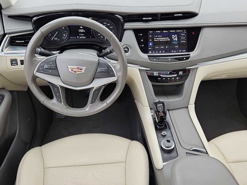 Used 2021 Cadillac XT5 Premium Luxury image 11
