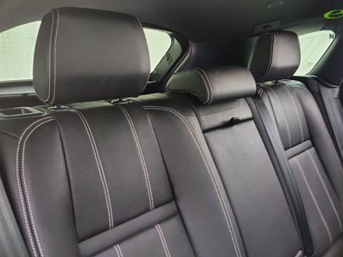 Used 2022 Land Rover Range Rover Velar S AWD/4WD image 28