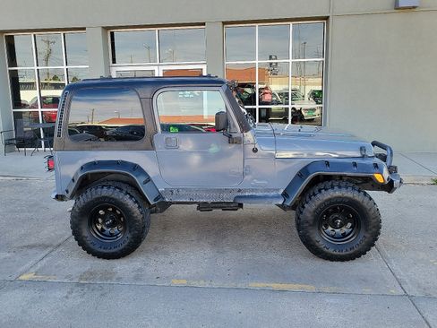 Used 2001 Jeep Wrangler Sport image 2