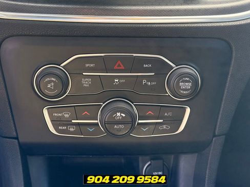 Used 2016 Dodge Charger R/T Scat Pack w/ Beats Audio Group RWD image 17