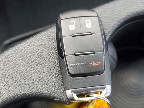 Used 2024 RAM 2500 Big Horn w/ Sport Appearance Package image 19