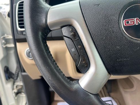 Used 2011 GMC Acadia SLT image 13