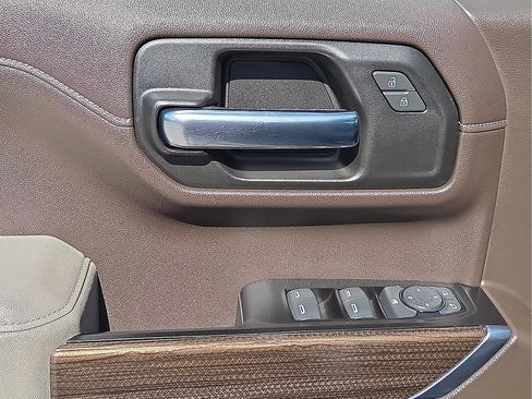 Used 2019 Chevrolet Silverado 1500 RST AWD/4WD image 13