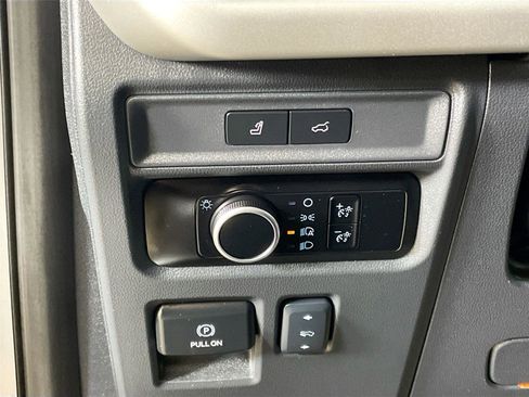 Used 2024 Ford Expedition XLT image 10