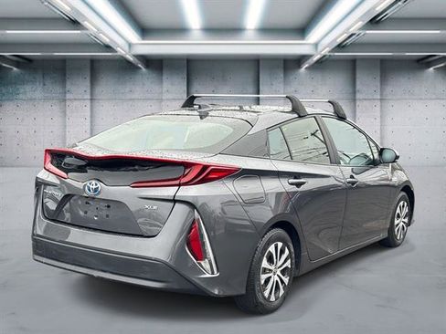 Used 2021 Toyota Prius Prime XLE image 22