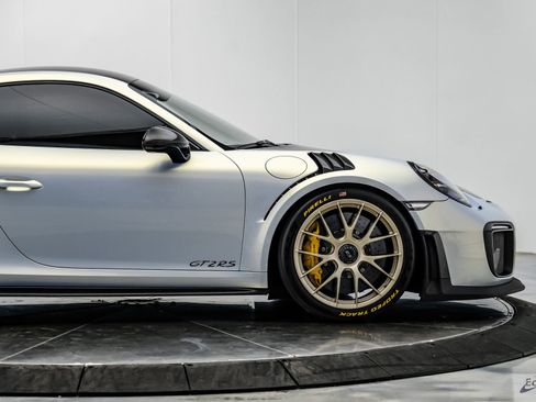 Used 2018 Porsche 911 GT2 RS w/ Weissach Package RWD image 27