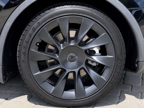 Used 2021 Tesla Model Y 2WD image 13