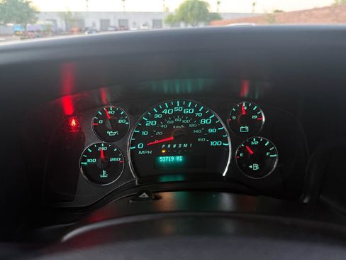 Used 2013 Chevrolet Express 2500 RWD image 21