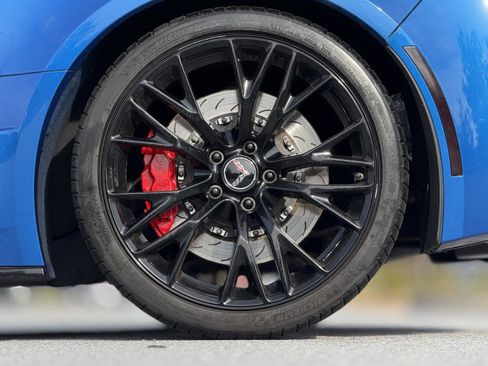 Used 2015 Chevrolet Corvette Z06 image 18