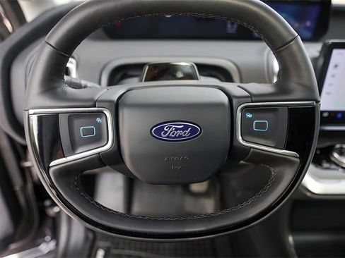 Used 2025 Ford Expedition Max Platinum w/ Driver's Package image 12