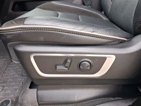 Used 2023 RAM 1500 Laramie image 25