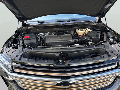 Used 2022 Chevrolet Suburban High Country AWD/4WD image 16