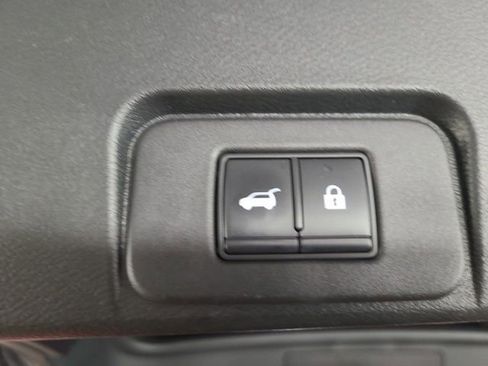 Used 2021 Nissan Rogue Platinum image 35