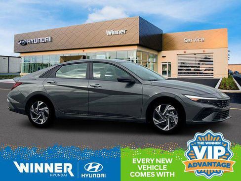 New 2025 Hyundai Elantra Sport image 10