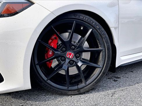 Used 2024 Honda Civic Type R image 4
