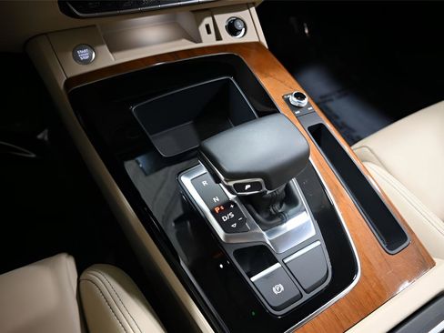 Used 2022 Audi Q5 e Premium image 22