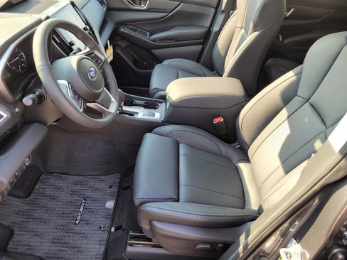 New 2025 Subaru Ascent Limited image 3