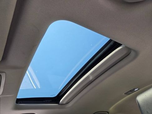 Used 2022 Honda CR-V Touring image 11