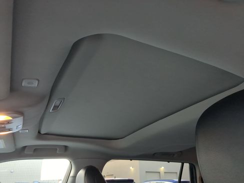 Used 2024 Toyota Highlander XLE image 26