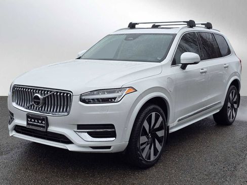 Certified 2023 Volvo XC90 T8 Ultimate w/ Lounge Package image 7
