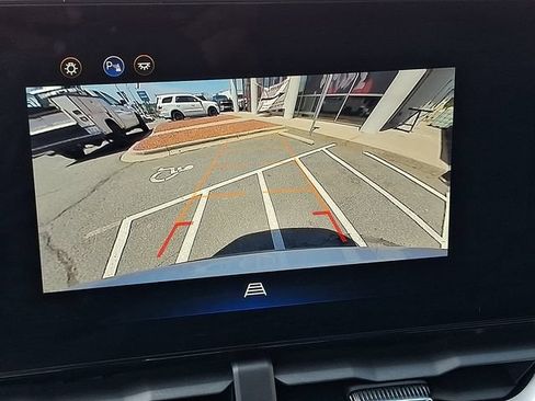Used 2025 Chevrolet Equinox LT FWD image 13
