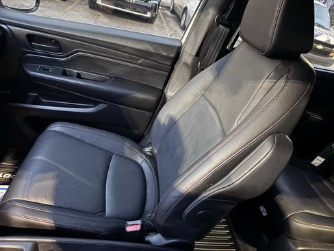Certified 2024 Honda Odyssey Sport image 27
