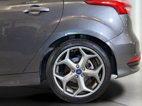 Used 2016 Ford Focus ST FWD image 37