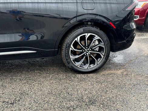 Used 2024 Lincoln Nautilus Reserve w/ Equipment Group 202A image 9