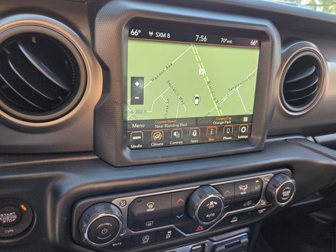 Used 2022 Jeep Gladiator Sport AWD/4WD image 28