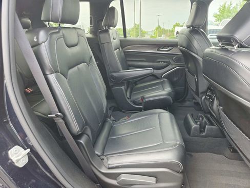 Used 2024 Jeep Grand Cherokee L Overland w/ Trailer Tow Package AWD/4WD image 18