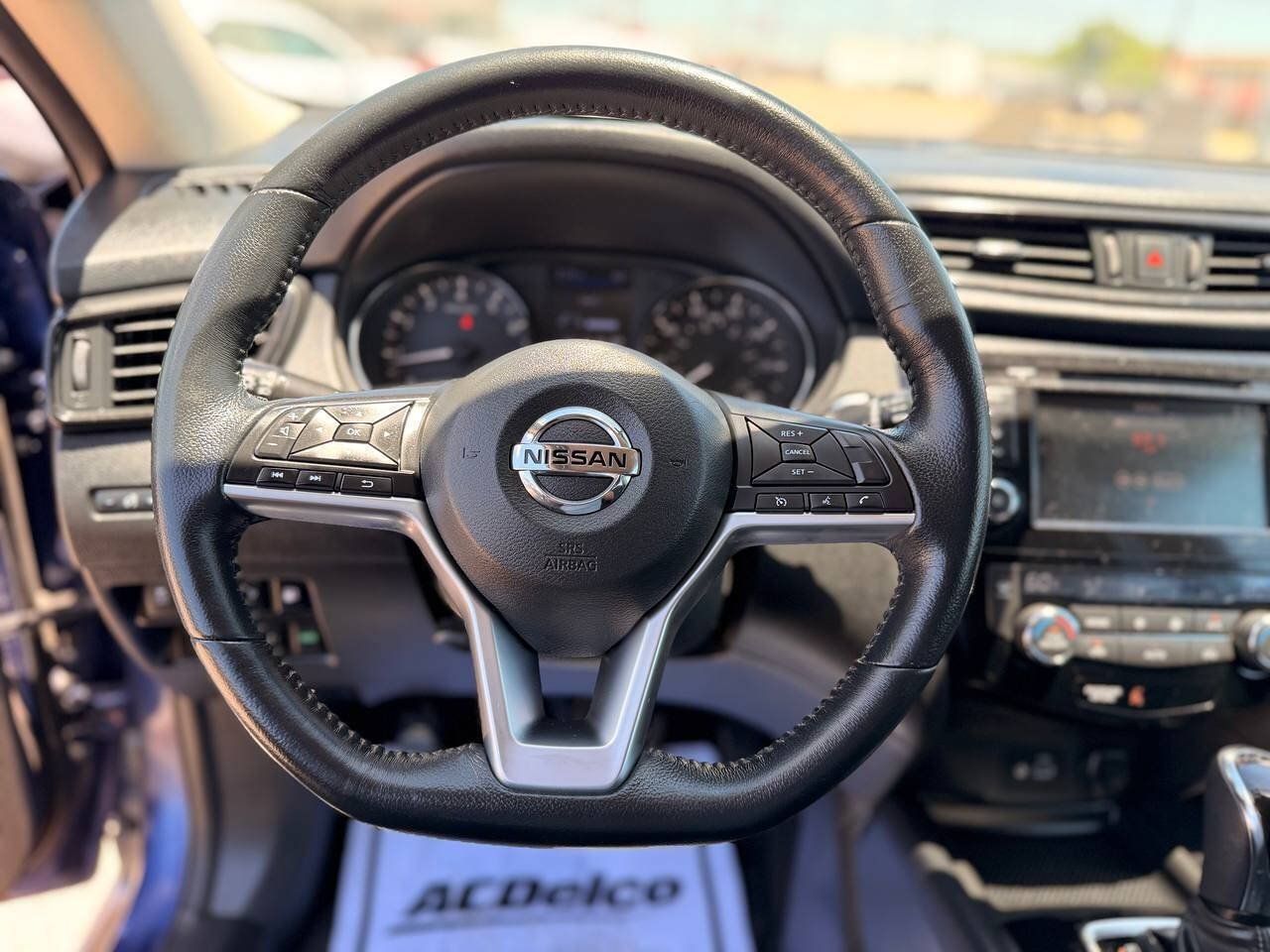 Used 2018 Nissan Rogue SV AWD/4WD image 19
