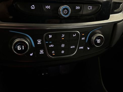 Used 2019 Chevrolet Traverse LT FWD image 16