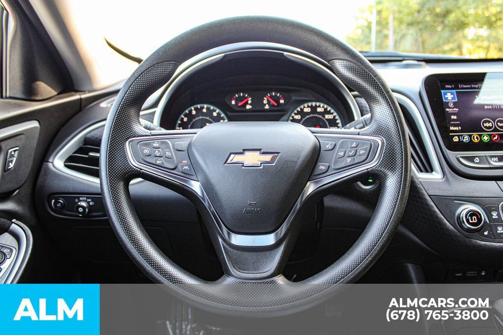Used 2025 Chevrolet Malibu LT FWD image 23
